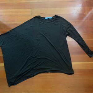 Ayrtight asymetrical casual top